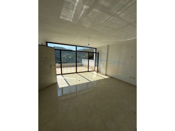 Tirane, shitet apartament duplex 4+1 Kati 4, 175 m² 330.000 € (KOOPSHTI ZOLOGJIK)