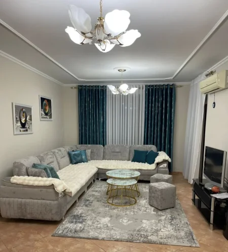 Jepet me qera  Apartament 3+1, Kompleksi Usluga, 800 Euro