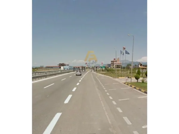 Kurbin, OKAZION!!! shitet PIKE KARBURANTI, 2.875 m² 300.000 € (Lezhe)