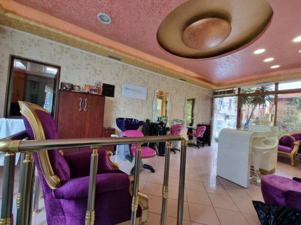 Tirane, shes ambjent biznesi Kati 0, 150 m² 450.000 € (Rruga e Durrësit)