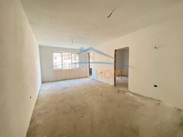 Tirane, shitet apartament 2+1 Kati 4, 105 m² 120.000 € (UNIVERS CITY)