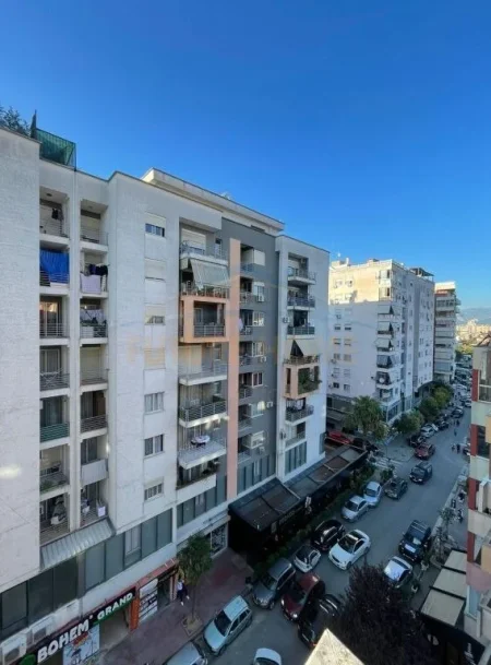 Tirane, jepet me qera apartament 2+1 Kati 7, 98 m² 600 € (Unaza e Re)