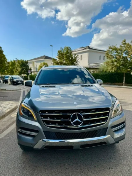 Tirane, shitet makine Mercedez benz Nafte, kafe automatik 270.000 km 13.999 €