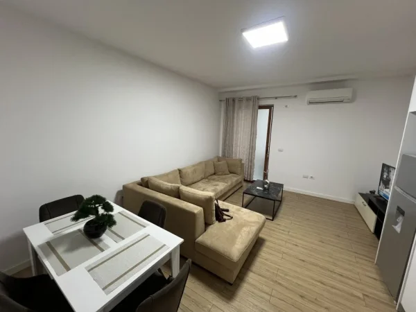 Tirane, shes apartament 1+1+Aneks+Ballkon Kati 3, 83 m² 133.000 € (Cristal center)