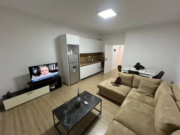 Tirane, shes apartament 1+1+Aneks+Ballkon Kati 3, 83 m² 133.000 € (Cristal center)