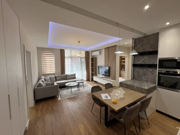 Tirane, shes apartament 3+1+Aneks+Ballkon Kati 1, 108 m² 215.000 € (Liqeni i thate)