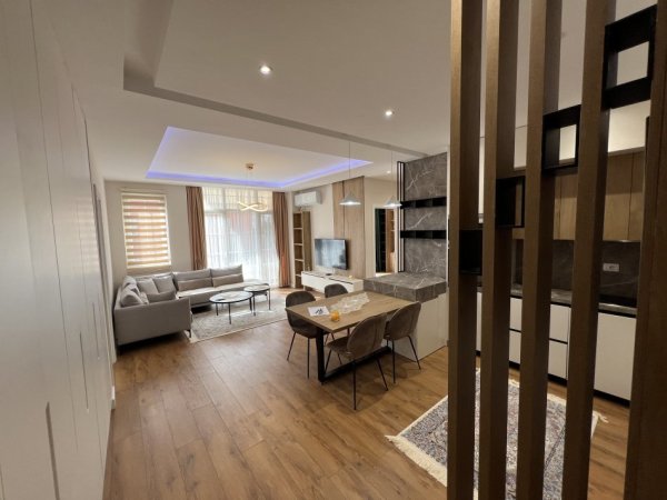 Tirane, shes apartament 3+1+Aneks+Ballkon Kati 1, 108 m² 215.000 € (Liqeni i thate)