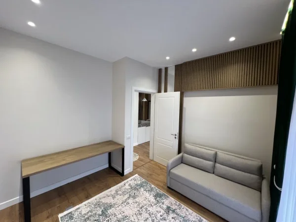 Tirane, shes apartament 3+1+Aneks+Ballkon Kati 1, 108 m² 215.000 € (Liqeni i thate)