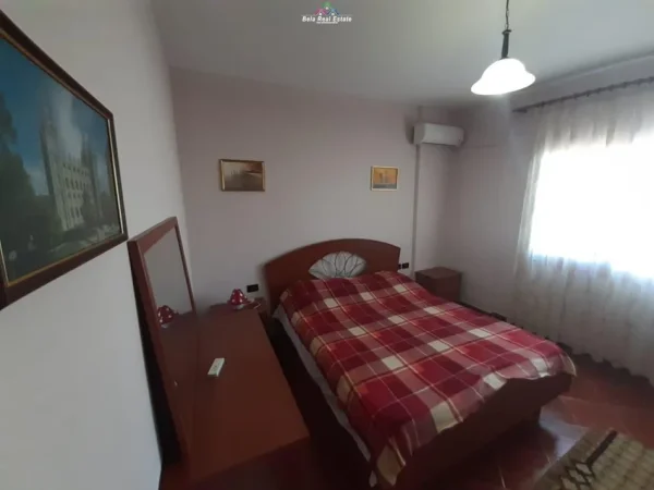 Tirane, jepet me qera apartament 2+1 Kati 4, 90 m² 700 € (Rruga e Kavajes)