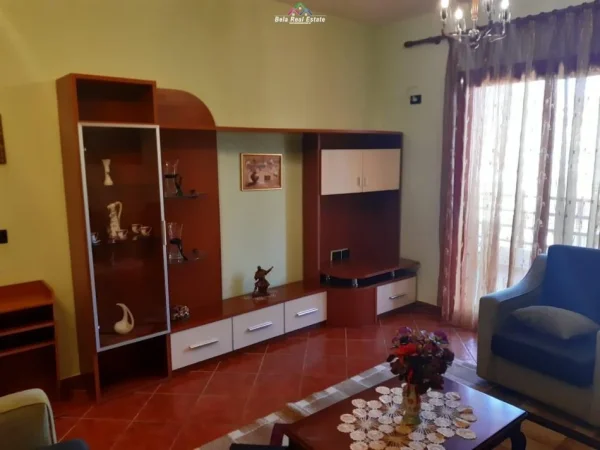 Tirane, jepet me qera apartament 2+1 Kati 4, 90 m² 700 € (Rruga e Kavajes)