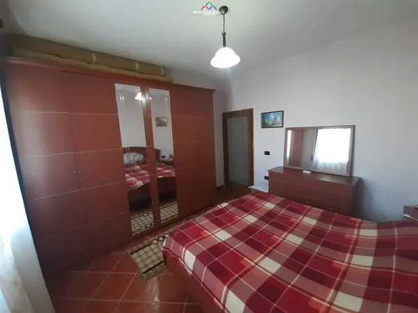 Tirane, jepet me qera apartament 2+1 Kati 4, 90 m² 700 € (Rruga e Kavajes)
