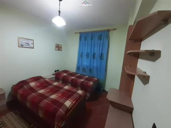 Tirane, jepet me qera apartament 2+1 Kati 4, 90 m² 700 € (Rruga e Kavajes)