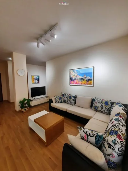 Tirane, jepet me qera apartament 2+1 Kati 3, 115 m² 750 € (prane Kopshtit Zoologjik, Rruga Eduart Mano)