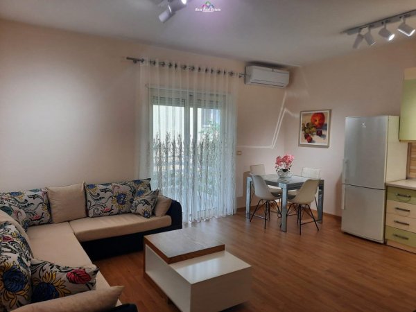 Tirane, jepet me qera apartament 2+1 Kati 3, 115 m² 800 € (prane Kopshtit Zoologjik, Rruga Eduart Mano)