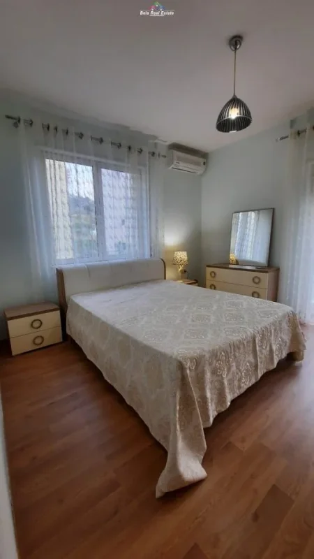 Tirane, jepet me qera apartament 2+1 Kati 3, 115 m² 750 € (prane Kopshtit Zoologjik, Rruga Eduart Mano)