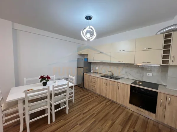 Tirane, jepet me qera apartament 2+1 Kati 1, 100 m² 500 € 