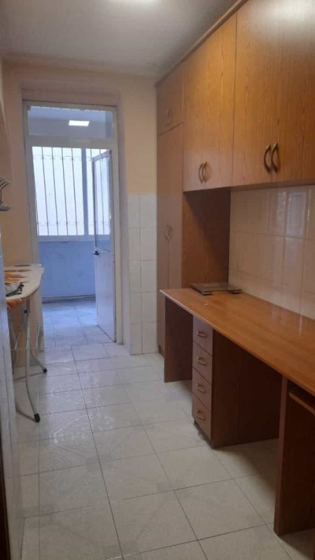 Tirane, jepet me qera apartament 2+1+Ballkon Kati 1, 70 m² 450 € (5 maji)