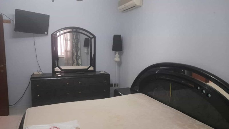 Tirane, jepet me qera apartament 2+1+Ballkon Kati 1, 70 m² 450 € (5 maji)