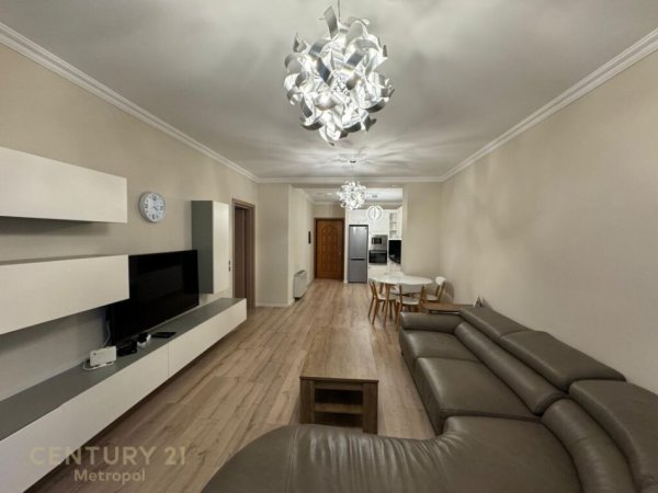 Tirane, shes apartament 2+1+Aneks+Ballkon Kati 4, 101 m² 300.000 € (Blloku)