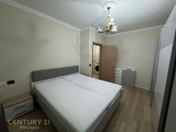 Tirane, shes apartament 2+1+Aneks+Ballkon Kati 4, 101 m² 300.000 € (Blloku)