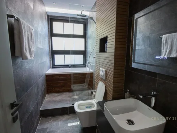 Tirane, shes apartament 3+1+Aneks+Ballkon Kati 2, 113 m² 430.000 € (Blloku)