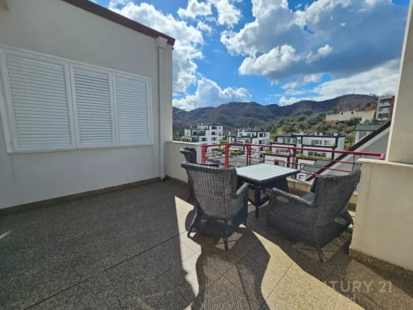 Tirane, shes apartament 3+1+Aneks+Ballkon Kati 7, 172 m² (Liqeni i Thate Fz)