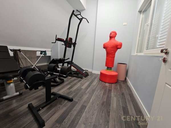 Tirane, shes apartament 3+1+Aneks+Ballkon Kati 7, 172 m² (Liqeni i Thate Fz)