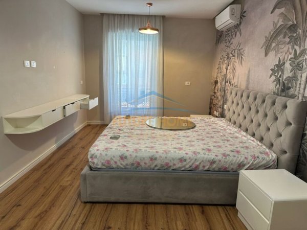 Tirane, jepet me qera apartament 2+1+Ballkon Kati 3, 106 m² 1.000 € (delijorgj)