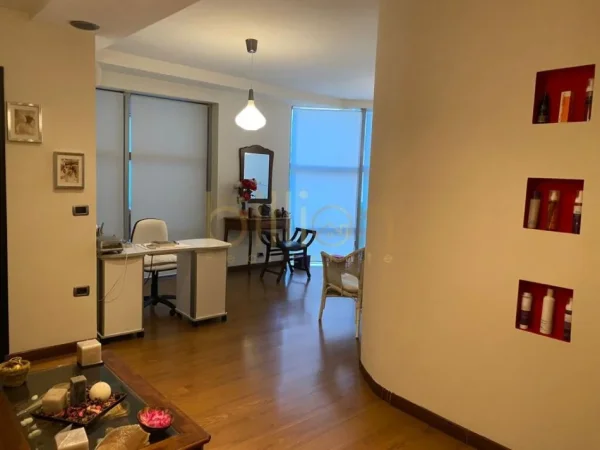 Tirane, jepet me qera , (Ish Ekspozita, Tirana, Albania)