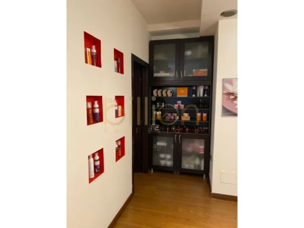 Tirane, jepet me qera , (Ish Ekspozita, Tirana, Albania)