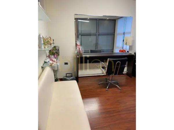 Tirane, jepet me qera , (Ish Ekspozita, Tirana, Albania)