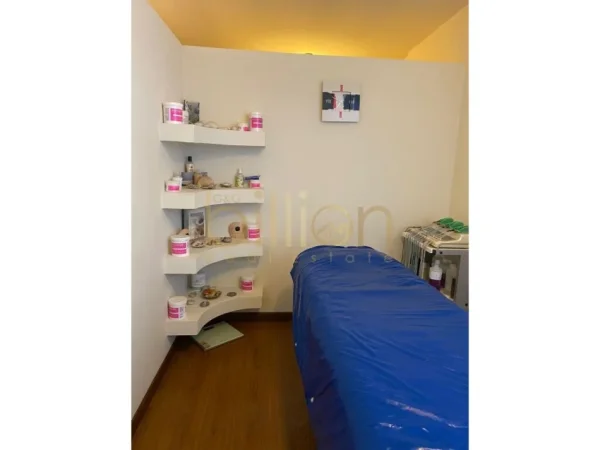 Tirane, jepet me qera , (Ish Ekspozita, Tirana, Albania)