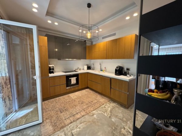 Tirane, shes Vile 3 Katshe Kati 0, 348 m² (Sunrise Residence,TEG)