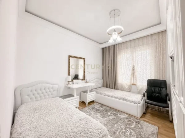 Tirane, shes apartament 3+1+Aneks+Ballkon Kati 3, 124 m² 260.001 € (Kopshti botanik)