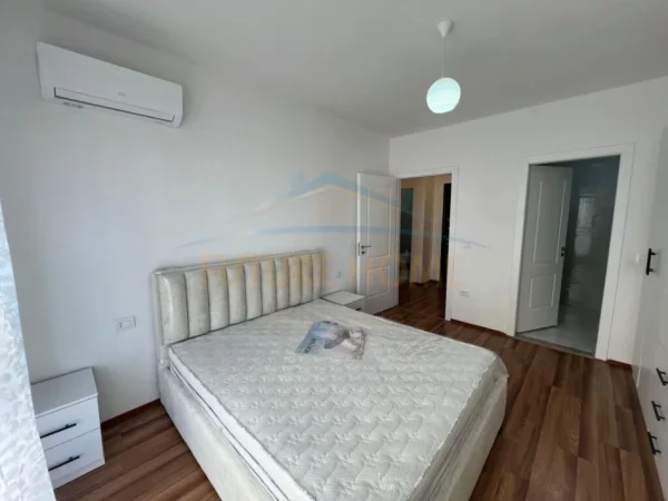 Tirane, jepet me qera 2+1 , 100 m² 500 € (Unaza e Re)