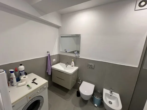 Tirane, shes apartament 1+1+Aneks+Ballkon Kati 3, 83 m² 133.000 € (Selite)