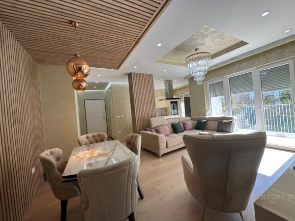 Tirane, jepet me qera apartament 2+1+Aneks+Ballkon Kati 2, 102 m² 1.200 € (Park life residence)