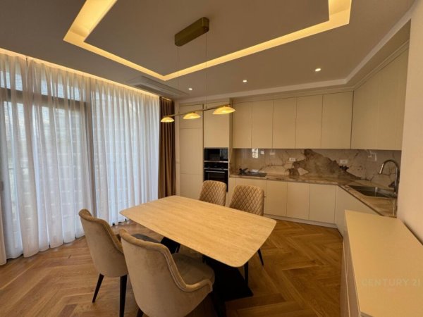 Tirane, jepet me qera apartament 1+1+Aneks+Ballkon Kati 12, 104 m² 1.500 € (Lake view)