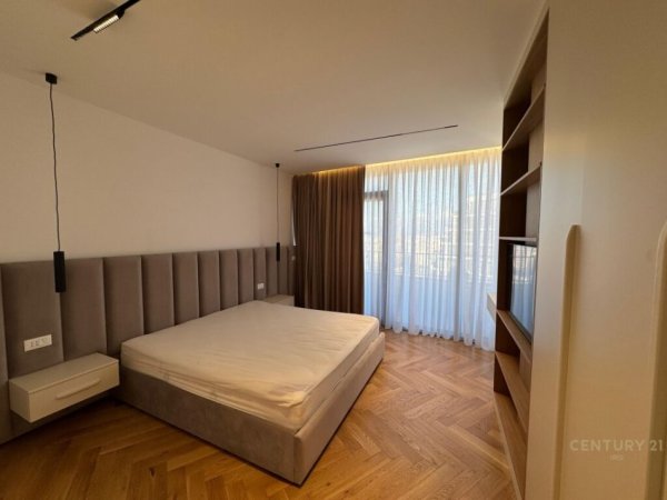 Tirane, jepet me qera apartament 1+1+Aneks+Ballkon Kati 12, 104 m² 1.500 € (Lake view)