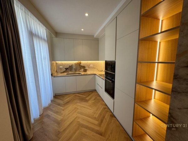 Tirane, jap me qera apartament 1+1+Aneks+Ballkon Kati 12, 104 m² 1.500 € (Lake view)