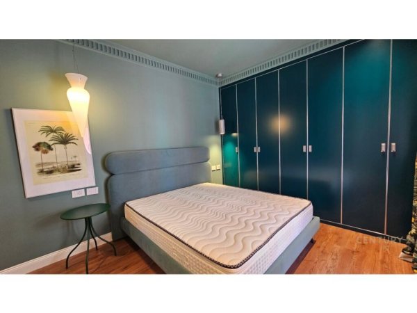 Tirane, jepet me qera apartament 2+1+Aneks+Ballkon Kati 5, 126 m² 2.000 € (Delijorgji)