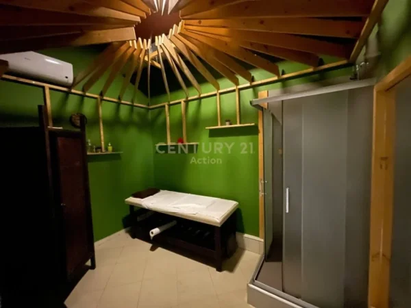 Tirane, jepet me qera ambjent biznesi Kati 0, 100 m² 1.000 € (Ish ekspozita)