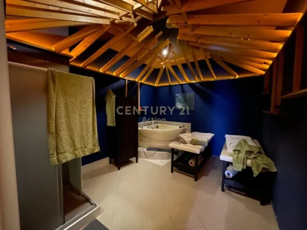 Tirane, jepet me qera ambjent biznesi Kati 0, 100 m² 1.000 € (Ish ekspozita)