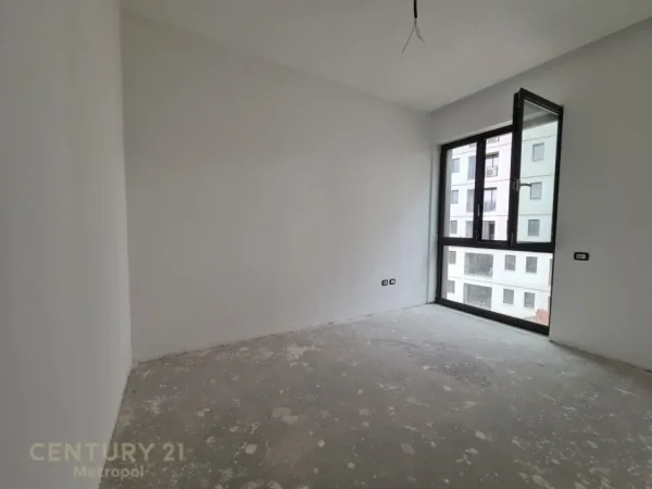 Tirane, shes apartament 2+1+Aneks+Ballkon Kati 4, 120 m² 300.000 € (Liqeni i thate)