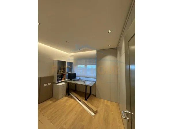 Tirane, shitet apartament 2+1+Ballkon Kati 3, 95 m² 155.000 € (SHKOZE TIRANA)