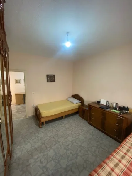 Tirane, shitet apartament 2+1 Kati 2, 82 m² 125.000 € (QSUT)