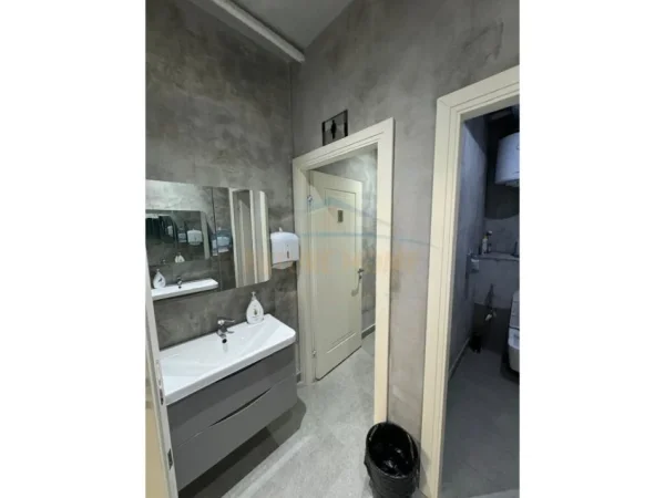 Tirane, shitet ambjent biznesi Kati 1, 514 m² 1.550.000 € (Rruga e Elbasanit, Tiranë)