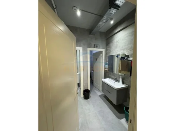 Tirane, shitet ambjent biznesi Kati 1, 514 m² 1.550.000 € (Rruga e Elbasanit, Tiranë)