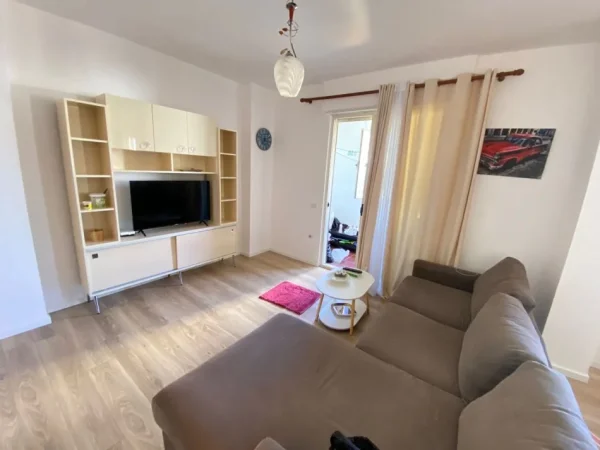 Tirane, shitet apartament 1+1 Kati 4, 76 m² 130.000 € (Kodra e Diellit)