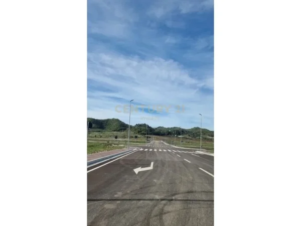 Tirane, shes toke , 30.000 m² 2.220.000 € (Yzberish)